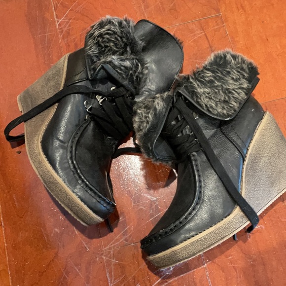 Mossimo booties - Picture 2 of 4